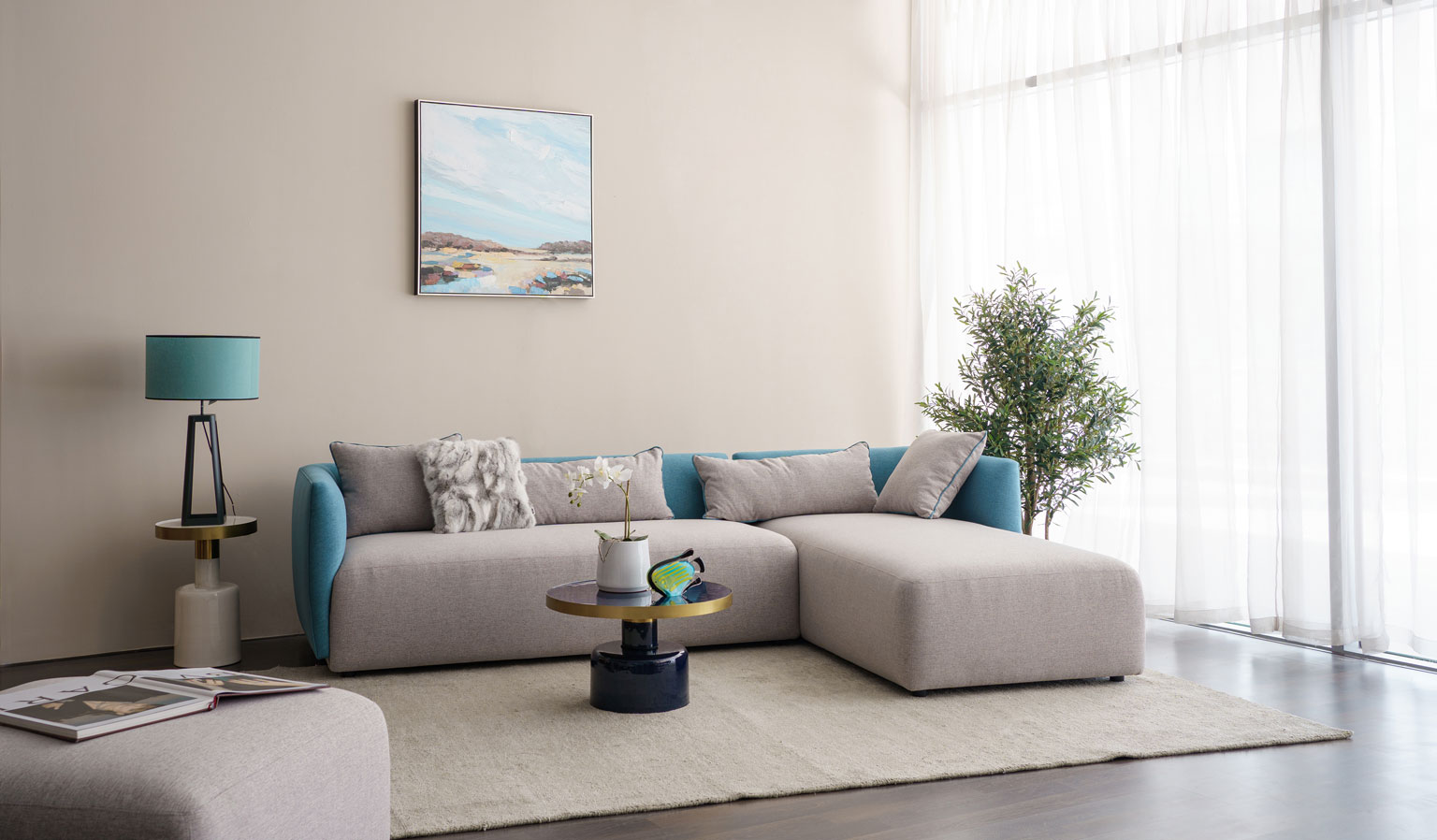 Sofa góc kết hợp đôn tiện dụng